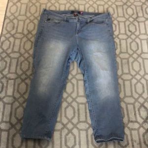 Torrid Size 22 Light wash